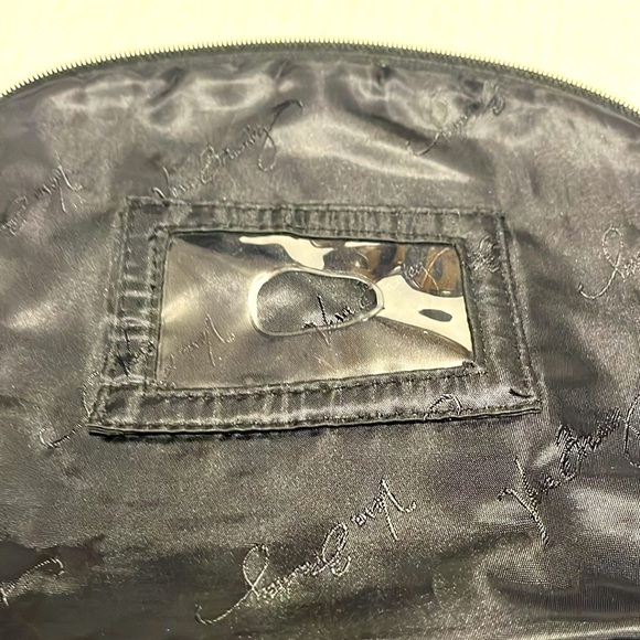 Vera Bradley quilted Backpack Black/ White - Picture 7 of 7